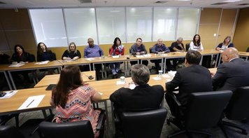 Trabalhadores entregam proposta de programa pela diversidade nos bancos à Fenaban