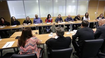 Trabalhadores entregam proposta de programa pela diversidade nos bancos à Fenaban