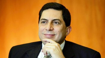 Presidente do Bradesco lamenta aumento salarial dos bancários