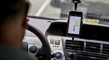 ‘Novo’ mercado tem cada vez mais pessoas trabalhando em veículos, ambulantes e entregadores