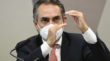 Diretor da Pfizer escancara atraso letal do governo Bolsonaro na compra de vacinas