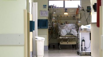 Brasil caminha para 250 mil mortos por covid-19. Impasses sobre vacinas persistem