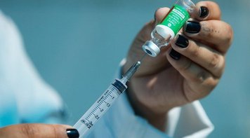 Covid matou cinco pessoas por minuto na última semana, alerta OMS