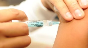 Corrida pela vacina contra covid-19 resgata memória da Guerra Fria