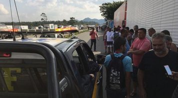 Mesmo com acordo, caminhoneiros mantêm protestos nas rodovias federais