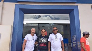 Sindicato percorre agências do interior e capital para homenagear bancárias