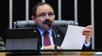 Waldir Maranhão recua e revoga anulação da sessão da Câmara