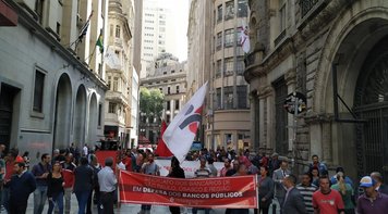 Empregados participam de Dia Nacional de Luta em defesa da Caixa