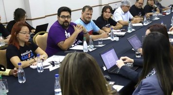 Em negociação em Brasília, empregados defendem direitos adquiridos e Caixa 100% pública