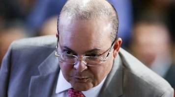 Ibaneis ataca empresas públicas e privatização chega ao BRB