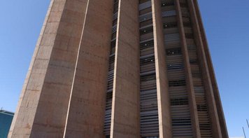 Em ato de solidariedade, Sindicato de Brasília abraça Matriz I e cobra respeito aos empregados da Caixa