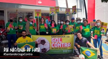 Bancários do Santander protestam em todo país contra compensação de horas de jogos do Brasil