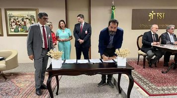 Sindicato e BB assinam conciliação em ação dos 15' das mulheres 