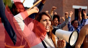 Santander reconhece erro, mas se recusa a pagar trabalhadores prejudicados