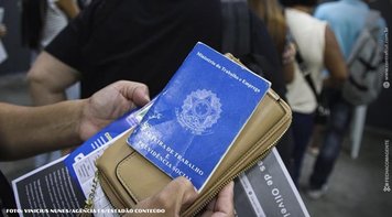 Brasil bate recorde de carteira assinada e de rendimento médio salarial